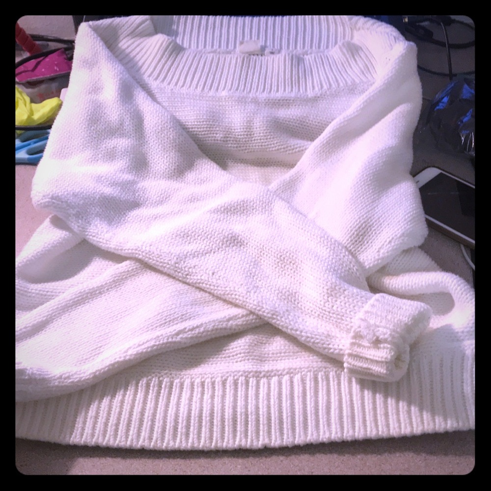Gap sweater